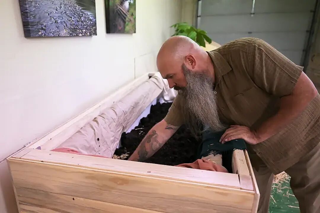 澳洲进入“死亡高峰期”，殡葬费涨至$1.1万！墓地空间告急，水葬、竖葬兴起（组图） - 6
