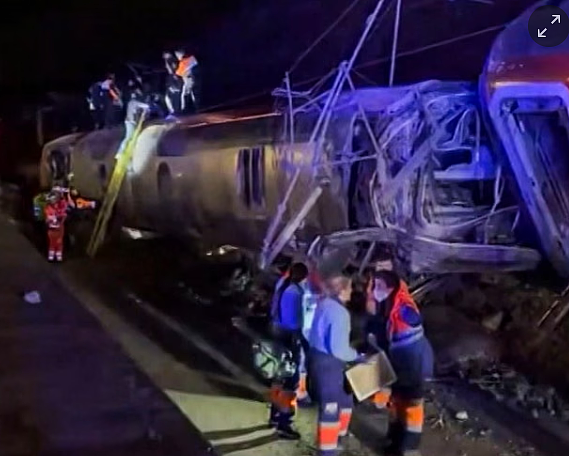 极为蹊跷！西班牙高铁脱轨相撞，至少39人死亡！事故原因另有隐情？（组图） - 3