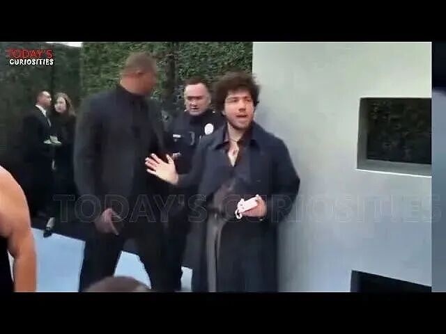赛琳娜老公永远不修边幅,给他一通爆改居然真帅了?网友:这发型,焊死!(组图) - 20