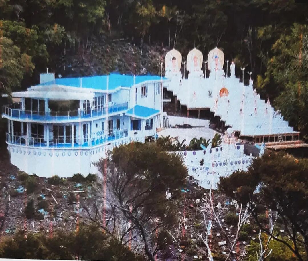 密密麻麻全是佛像!新西兰华人买下海景大房后,爆改后院,邻居看傻(组图) - 6
