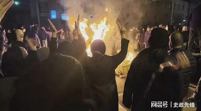 英媒：伊朗抗议活动造成1.6万人死亡，33万人受伤，堪比种族灭绝（组图） - 2