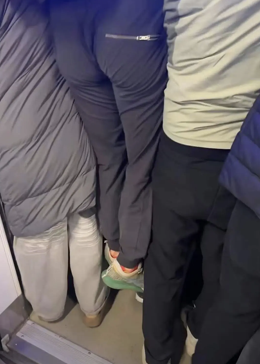 【爆笑】“网友改造车的程度能有多离谱？！”哈哈哈哈哈被网友评论笑尿！（组图） - 46