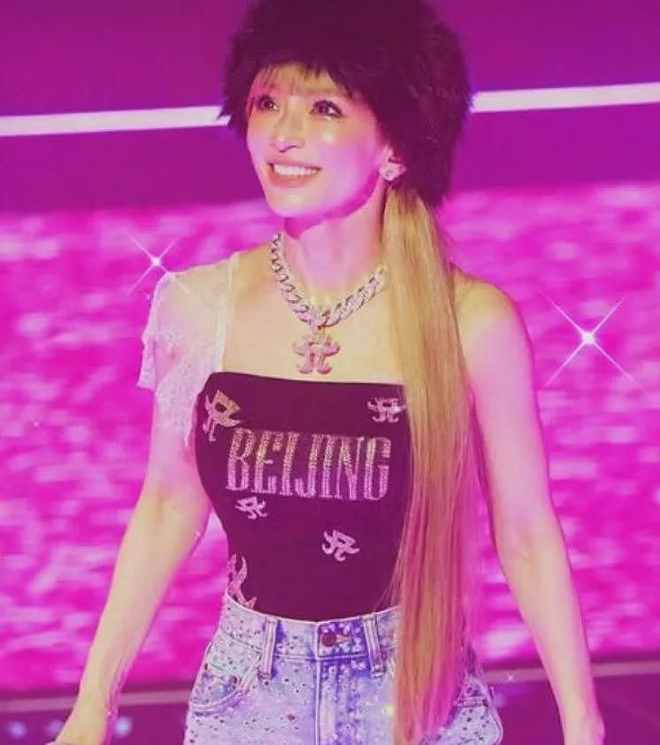 滨崎步突晒上海演唱会零观众照，疑反驳“彩排说“（组图） - 1