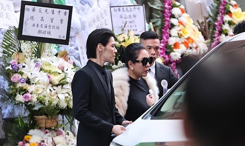 向华炎告别仪式：向太陈岚神情哀伤，4000兄弟出动，上百警察到场（组图） - 4