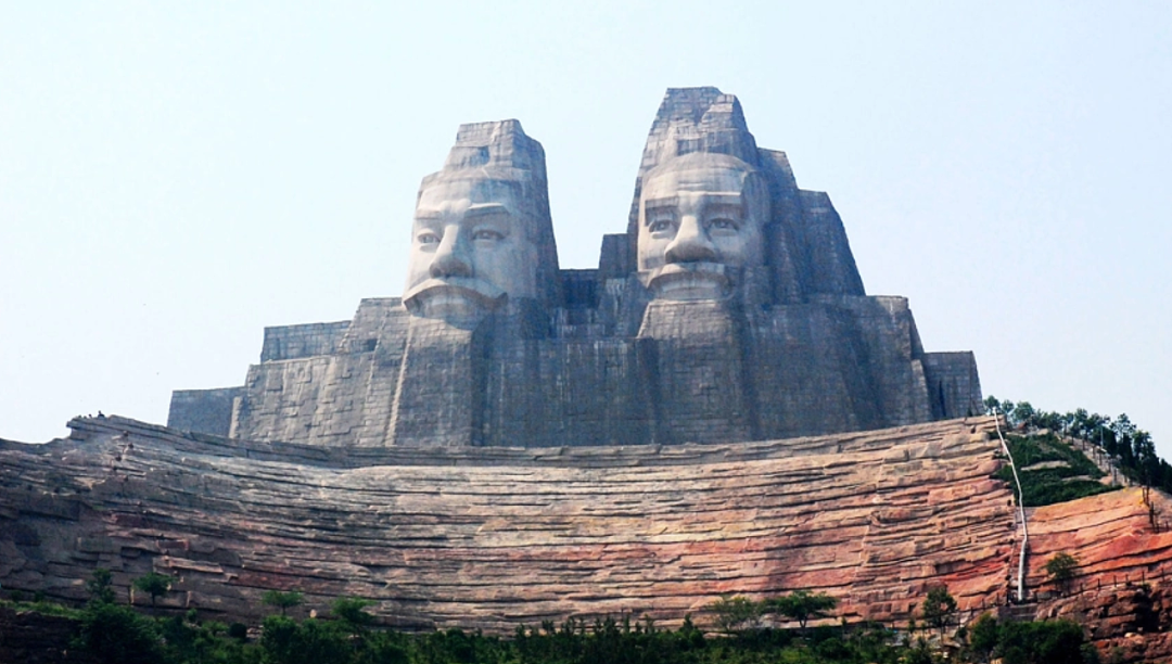 网友给贵妃穿衣后又开始全国“巡骂”,景区雕塑咋成了挨批重灾区(组图) - 22