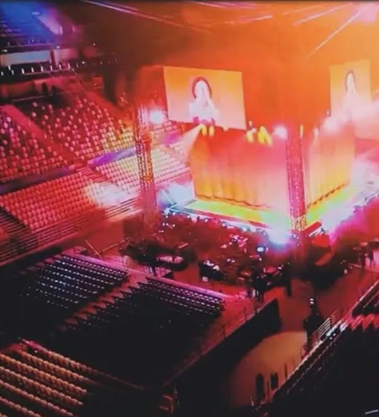 滨崎步突晒上海演唱会零观众照，疑反驳“彩排说“（组图） - 2