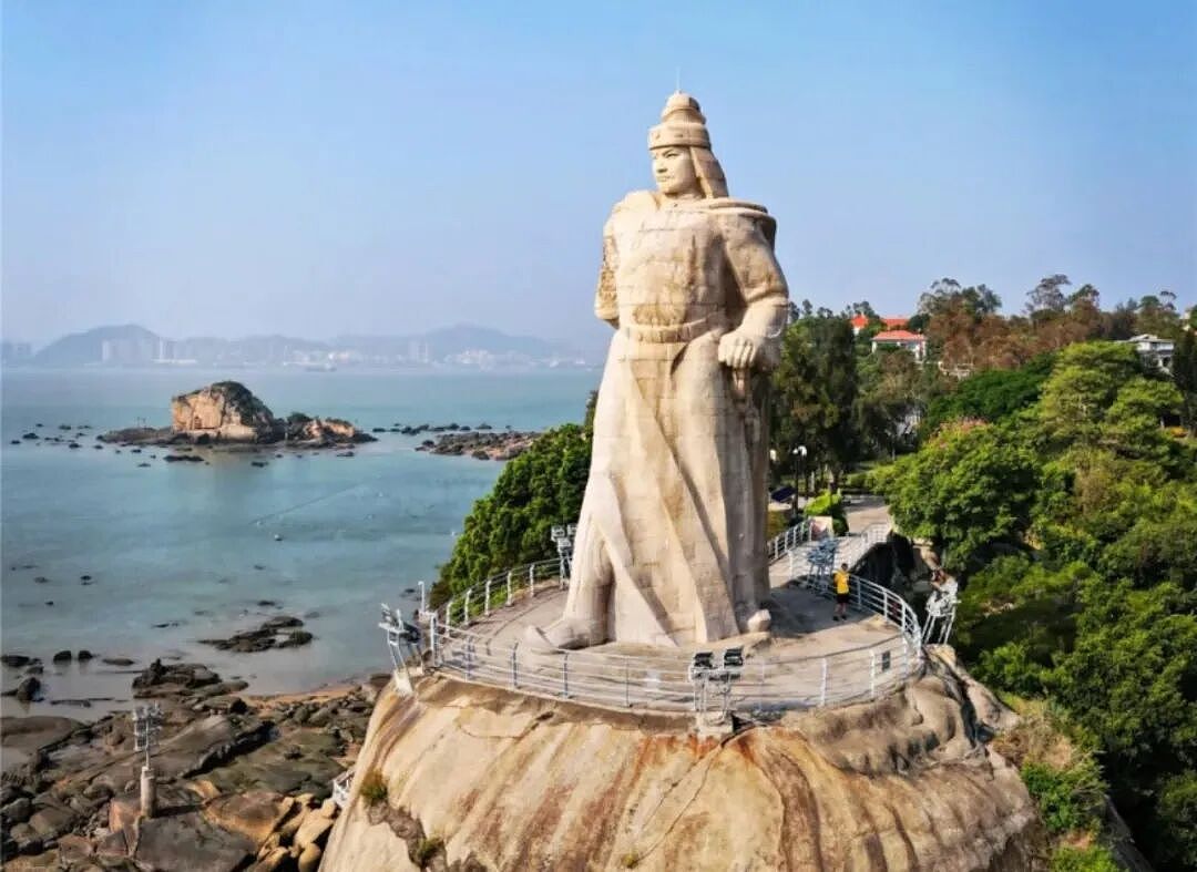 网友给贵妃穿衣后又开始全国“巡骂”,景区雕塑咋成了挨批重灾区(组图) - 20