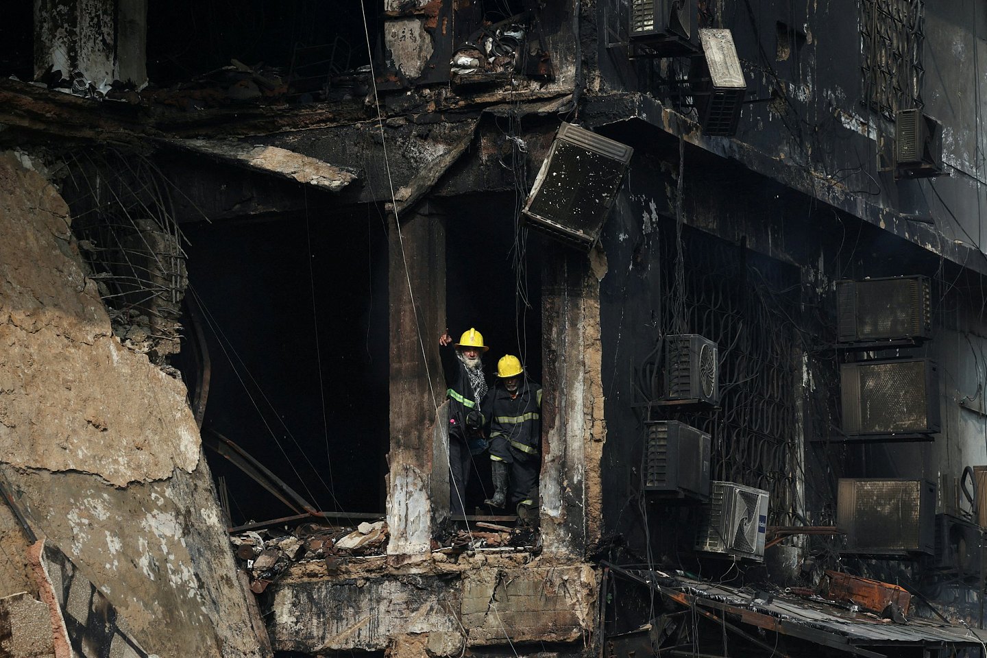 巴基斯坦卡拉奇商场大火,至少21死逾60人失踪(视频/组图) - 3