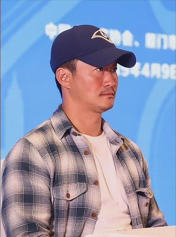 吴京新片遭抵制,故技重施连累谢霆锋李连杰,差评文案出奇一致(组图) - 22