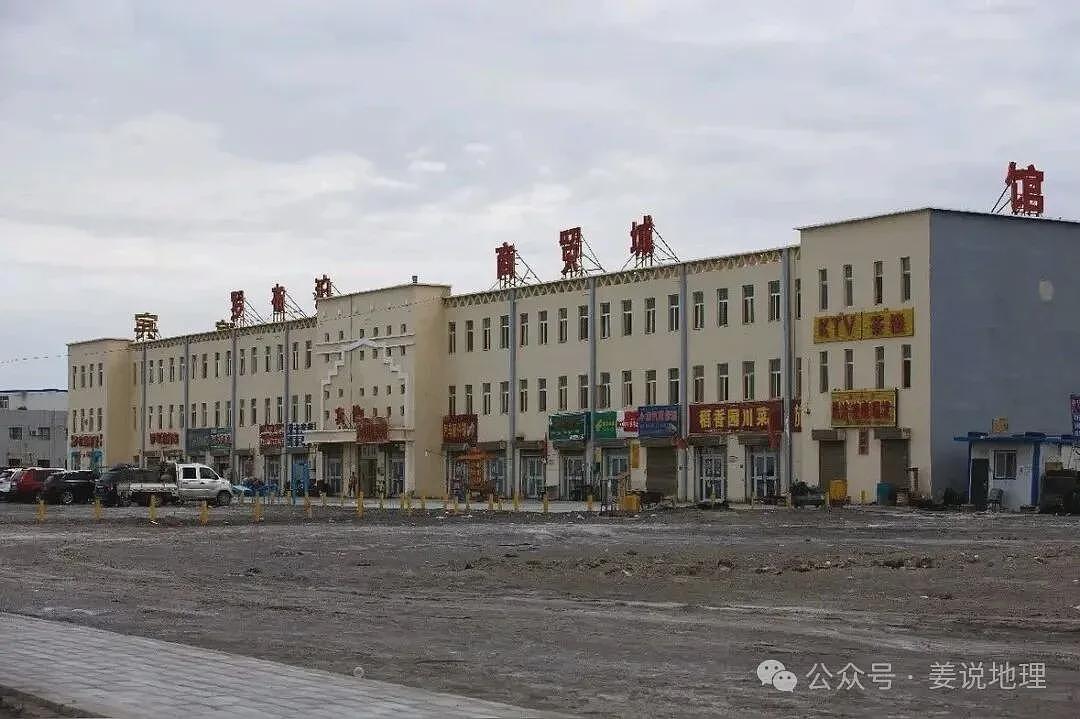 中国最孤独的镇：全镇就一幢楼（组图） - 2
