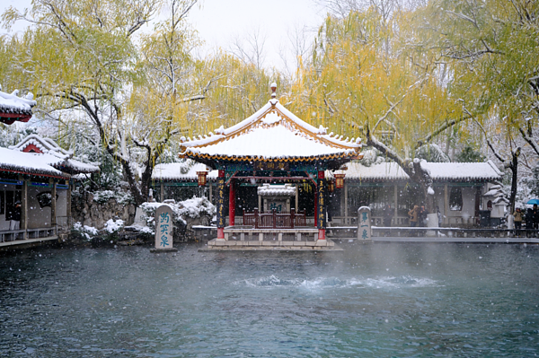 雪后济南云雾润蒸宛若仙境！游客赞叹：走进老舍笔下的水墨济南（组图） - 2