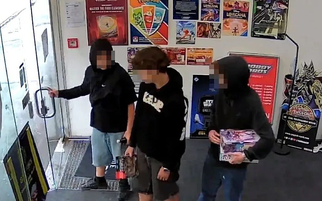 新西兰四地红色警报,奥克兰一男子在洪水中失踪;高位买房低位毁约,买家被判赔偿卖家超110万;进店偷玩具还动刀,3少年被捕(组图) - 13