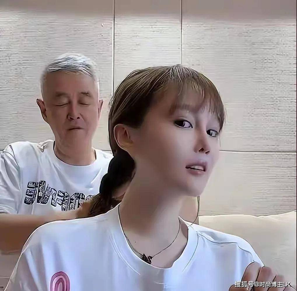 赵本山女儿一句话,揭穿了“借钱”的本质,网友:人间清醒啊(组图) - 4