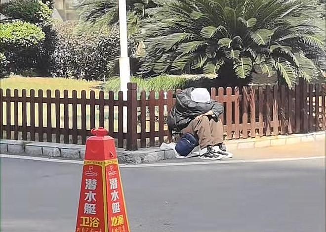 男子回应怒吼癌症妈妈碰瓷:母亲第二次想讹人,“只是尽我的责任,没什么值得称赞”(组图) - 4
