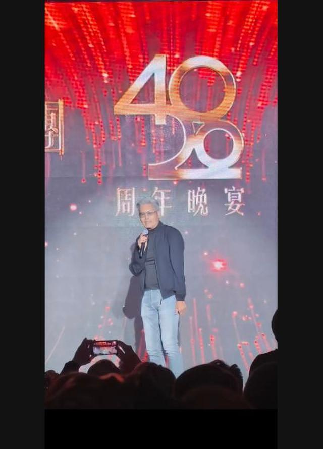 港圈史诗级聚会！周润发刘德华同框，谭咏麟开唱，陈百祥缺席（组图） - 6