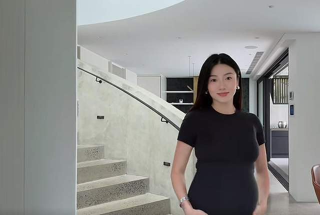 程晓玥澳洲产检，孕晚期在别墅泳池游泳，孕肚又大又圆没妊娠纹（组图） - 9