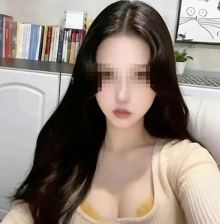 女生怀小鲜肉网红孩子要抚养费被骂捞女!开直播秀颜值身材学历风评反转(组图) - 10