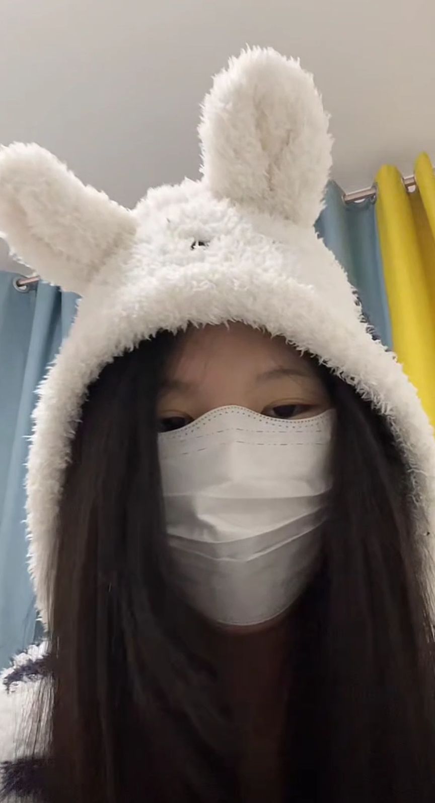 女生怀小鲜肉网红孩子要抚养费被骂捞女!开直播秀颜值身材学历风评反转(组图) - 12