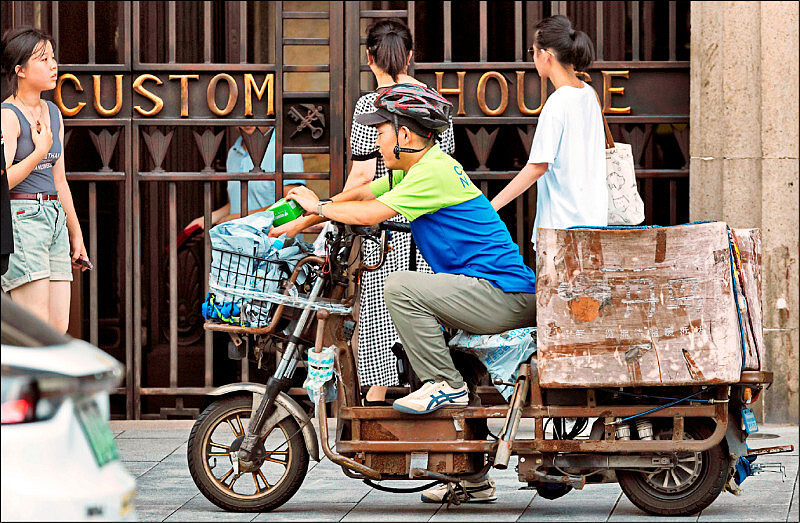 英国金融时报:中国正上演“双速经济”悲歌(图) - 1
