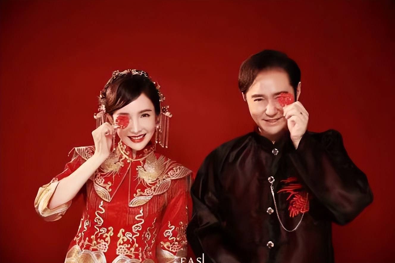 著名反派演员冯雷隐婚8年，和演员何昊阳育有一女（组图） - 4