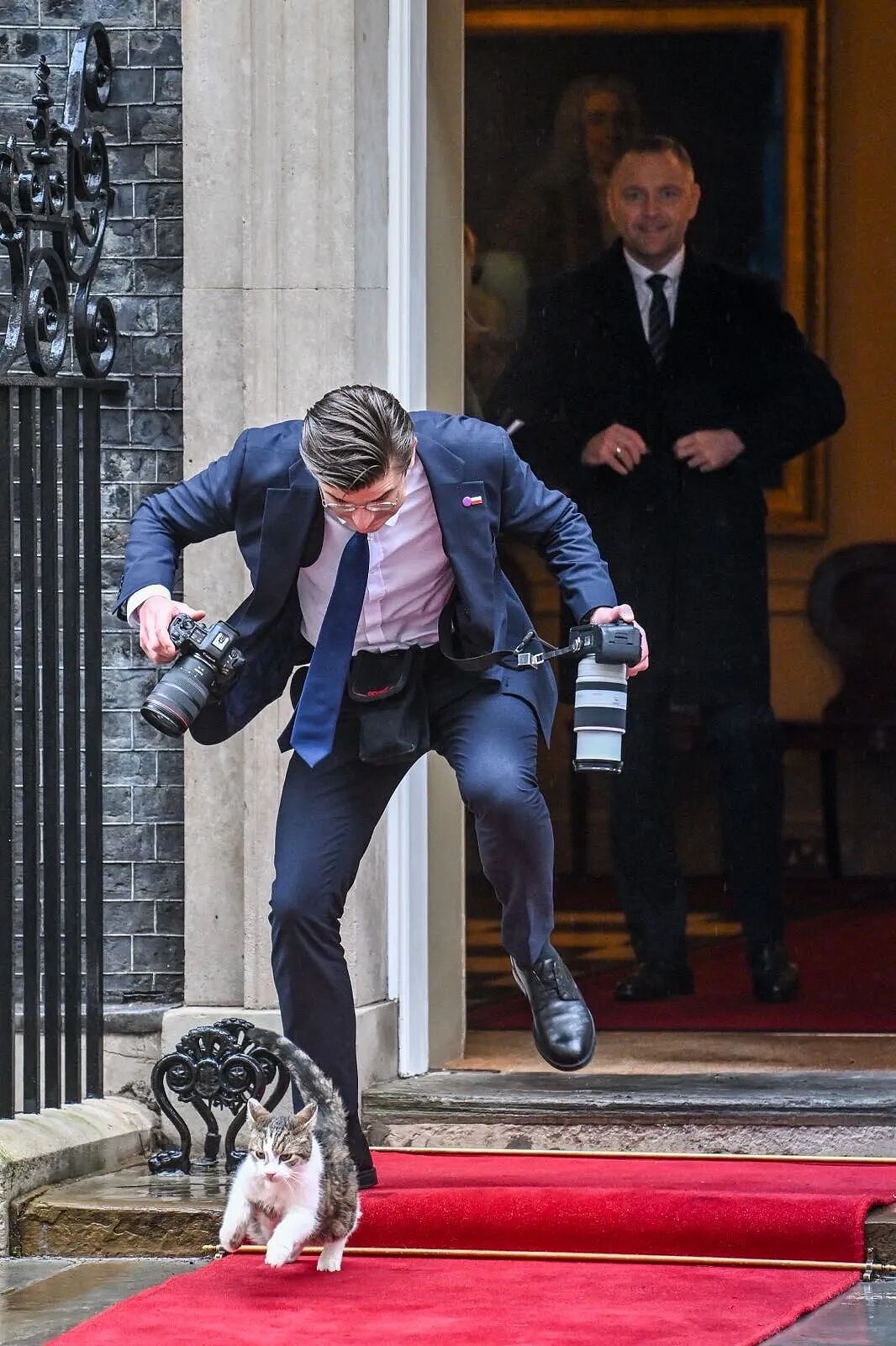 熬走五任首相，英国19岁首席捕鼠官又上热搜：咪的天，他好帅（组图） - 4