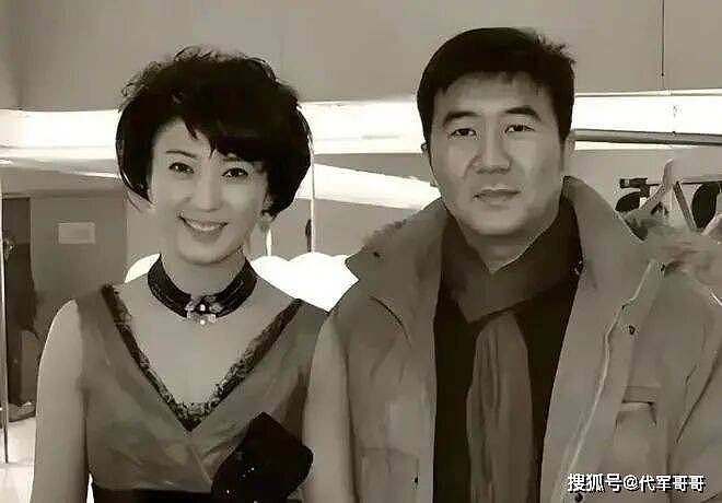 闫学晶哭穷风波后首次露面！旧账被彻底翻出（组图） - 12