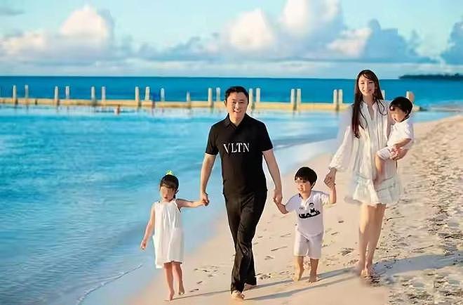 要被释放？吴佩慈婆婆玩金蝉脱壳，早已再婚嫁给小28岁的美国高管（组图） - 9