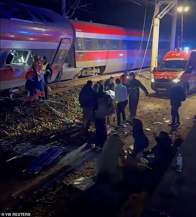 西班牙列车再度出轨致多人死伤，距有史以来最严重脱轨事故仅隔两天！网友们阴谋论四起...（组图） - 9