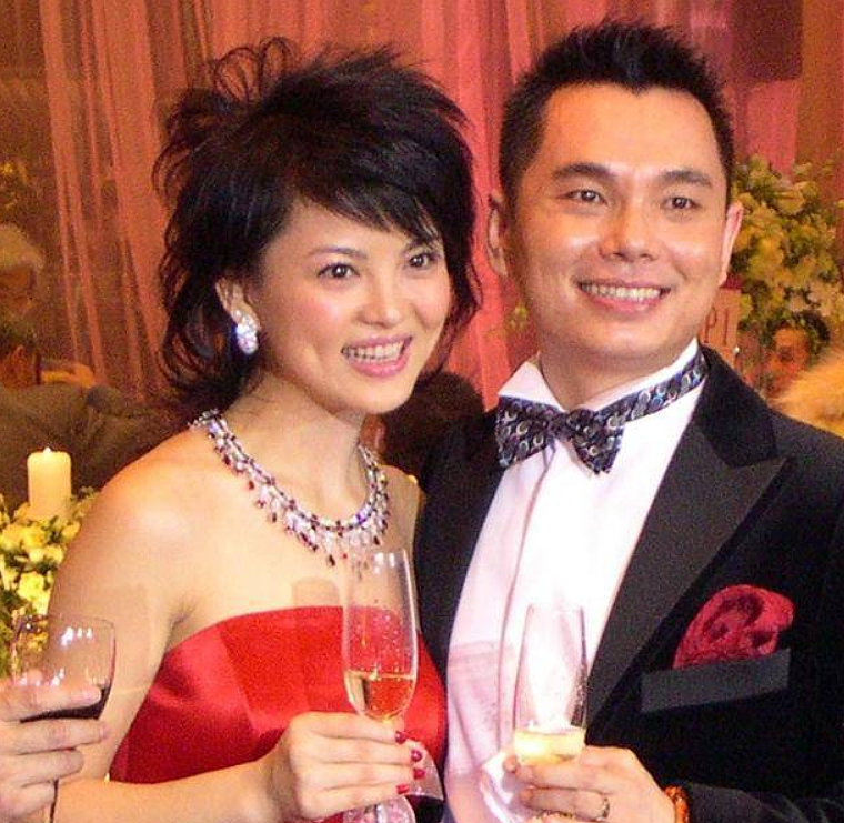 亿万富商入狱！为钱狂追知名女星，广撒网后前任自杀？（组图） - 21