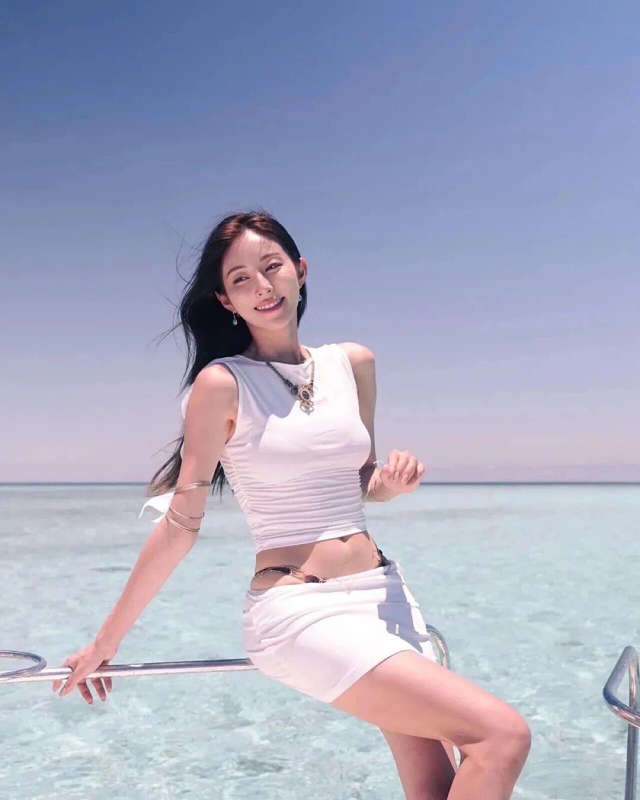 【美女】神似张钧宁，大秀凹凸身材，网友：零死角美女（组图） - 3
