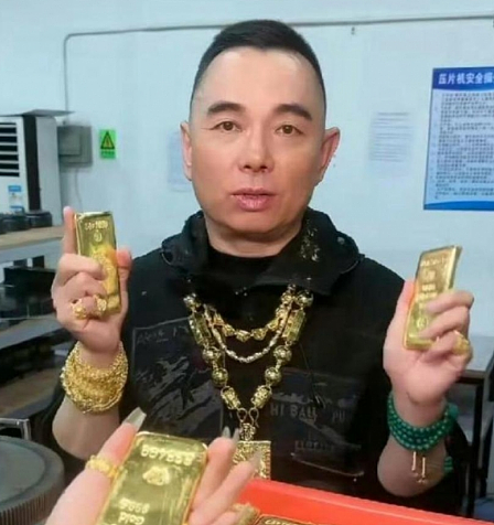 亿万富商入狱！为钱狂追知名女星，广撒网后前任自杀？（组图） - 8