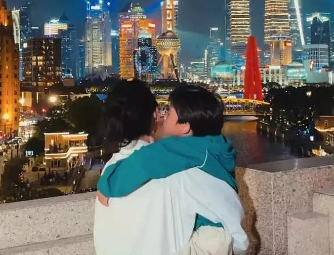 张柏芝一家送Lucas去澳洲！小Q个子比大哥还猛，小儿子大长腿抢镜（组图） - 16