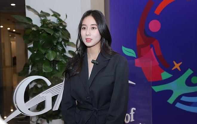 何超欣出席阿联酋策展，与胡兵同台交流，共同为环保做贡献（组图） - 10