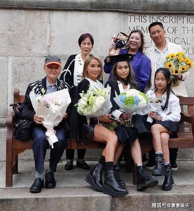 洗米华大女儿硕士毕业,洗米嫂戴钻戒出镜(组图) - 9