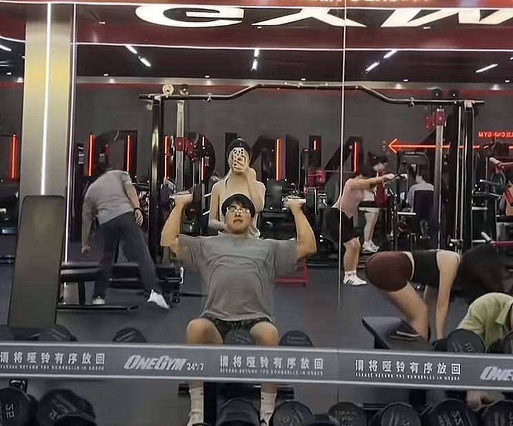 健身教练毕嘉琪去世,年仅26岁,一身肌肉很壮实,新房刚装修好(组图) - 2