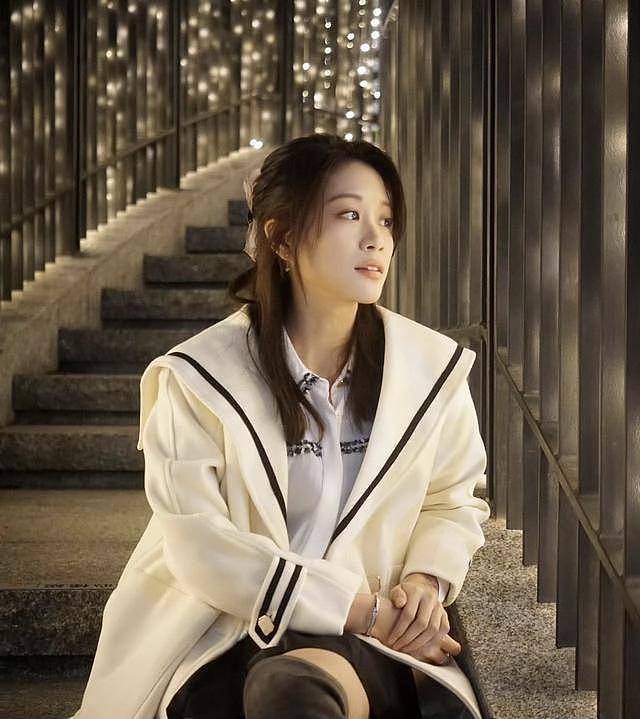TVB力捧小花获颁10年服务金牌，曾被指私生活混乱（组图） - 8