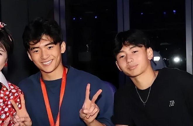 张柏芝一家送Lucas去澳洲！小Q个子比大哥还猛，小儿子大长腿抢镜（组图） - 32