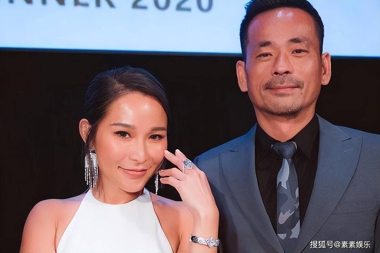 洗米华大女儿硕士毕业,洗米嫂戴钻戒出镜(组图) - 11