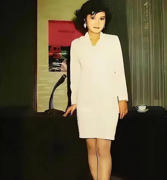 她11岁被导演看中，与名导同居多年被抛弃，童星出身却无人问津（组图） - 15