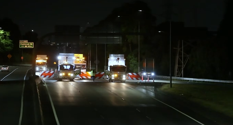 道路封闭，多人失联，超市面包断货，新西兰洪灾升级；奥克兰男子6年偷拍泳池更衣室400人；摩托车骑手在高速撞车身亡（组图） - 16