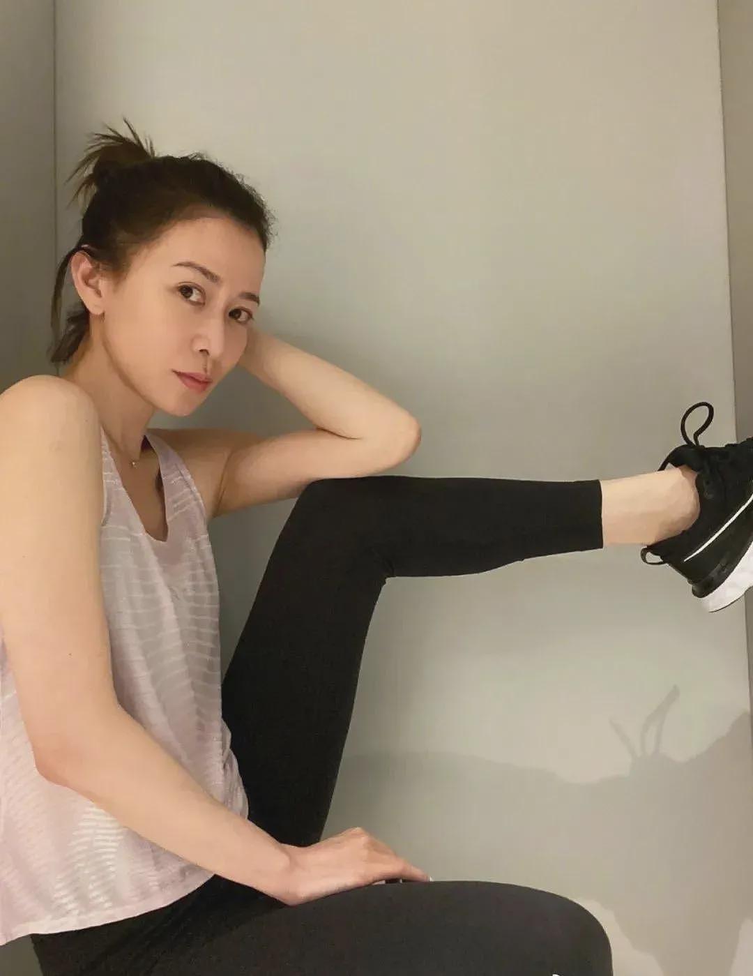 【美女】50岁佘诗曼的括号臀,杜江看了都说好(组图) - 5