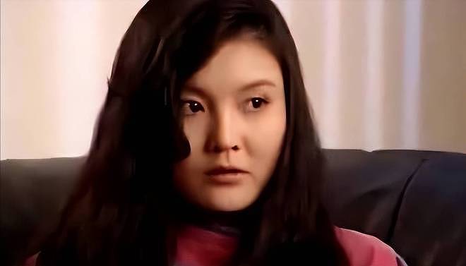 她11岁被导演看中，与名导同居多年被抛弃，童星出身却无人问津（组图） - 7