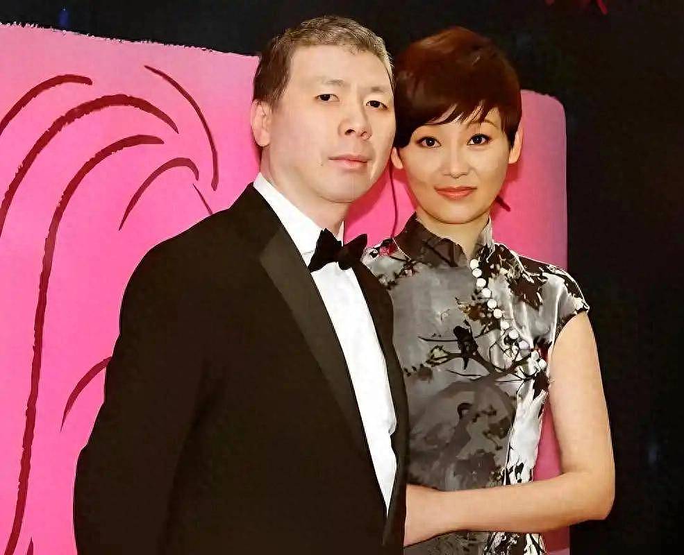 冯小刚是否和徐帆离婚?被曝清空与徐帆微博(组图) - 2