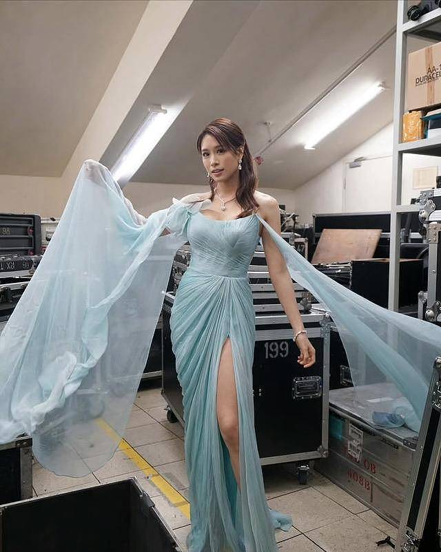 TVB力捧小花获颁10年服务金牌，曾被指私生活混乱（组图） - 4