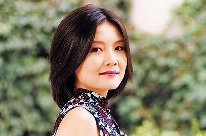 她11岁被导演看中，与名导同居多年被抛弃，童星出身却无人问津（组图） - 13