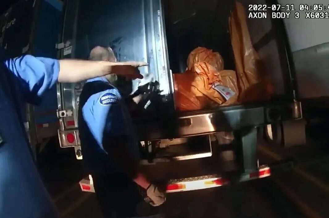 1亿美元珠宝被抢！嫌犯却被遣返送回国？FBI傻了：我追了三年，你放了？（组图） - 2