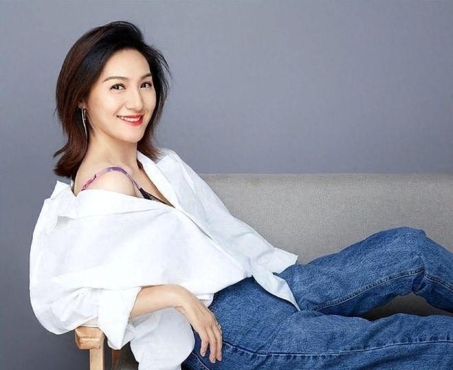 她曾是湖南台一姐，却在5分钟内全身瘫痪，公开征婚多年孤身一人（组图） - 1