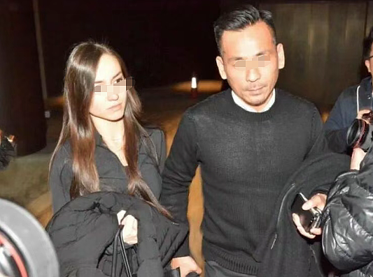洗米嫂女儿毕业！举家去英国庆祝，Mandy躲回香港不敢出面？（组图） - 7