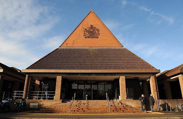 英国68岁恋童癖登机前被捕,密谋付费强奸6岁女童,被判终身监禁(组图) - 1