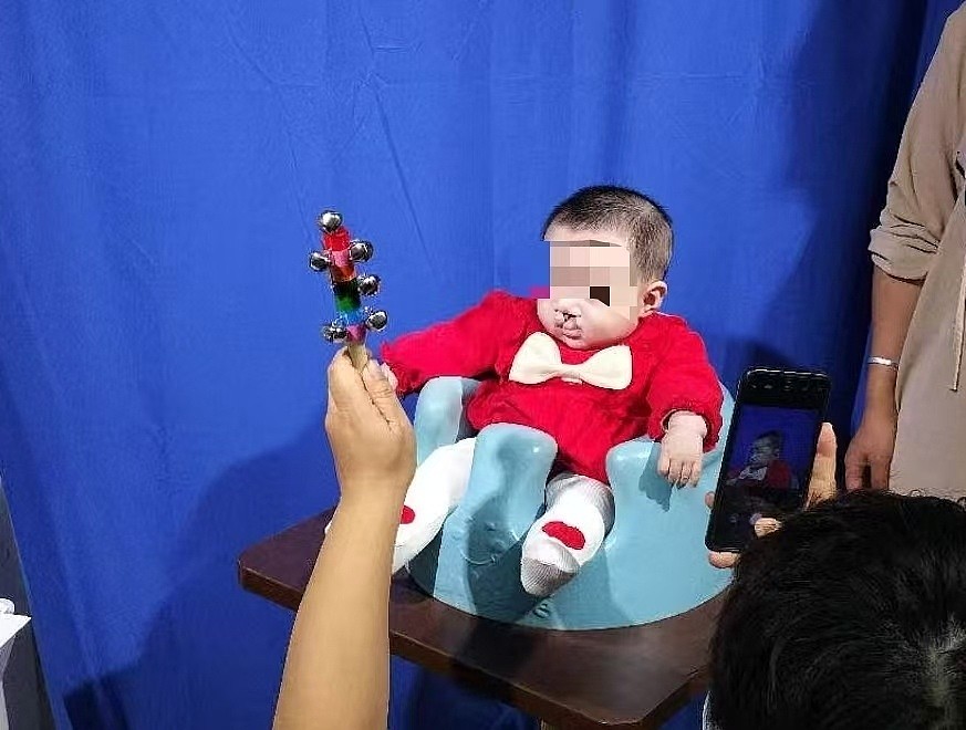 李亚鹏的天使们:贫穷,偏见,与一生的抗争(组图) - 2